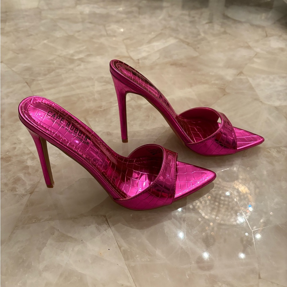 Cape Robbin Women's Pink heels Sandals